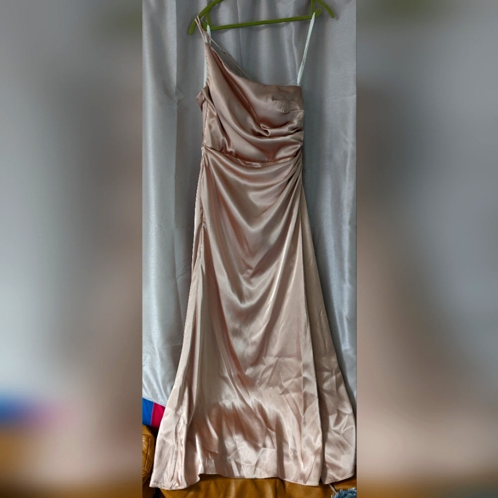 David's Bridal Champagne One Shoulder Bridesmaid Dress Size 12